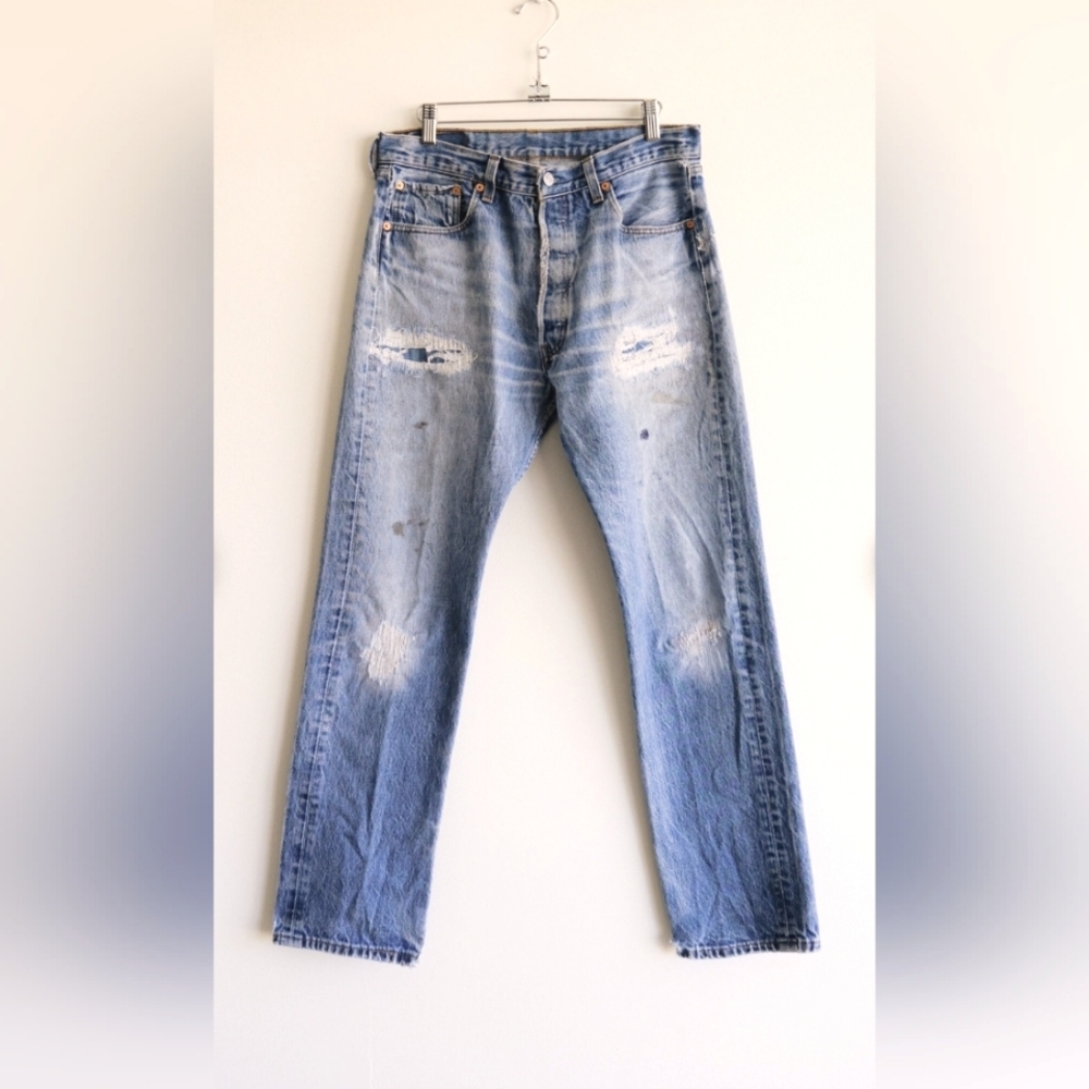 Vintage Levi's 501 Distressed Jeans 31 Waist
